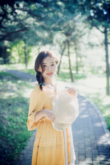 山寺桃花始盛开